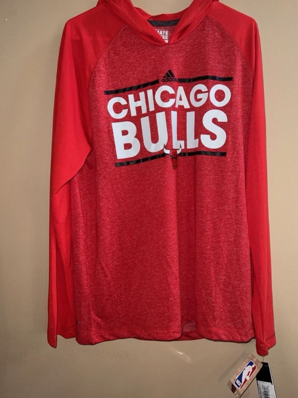 Adidas Chicago Bulls Ultimate Tee Hoodie Shirt Men’s L -NBA Red NWT Long Sleeve